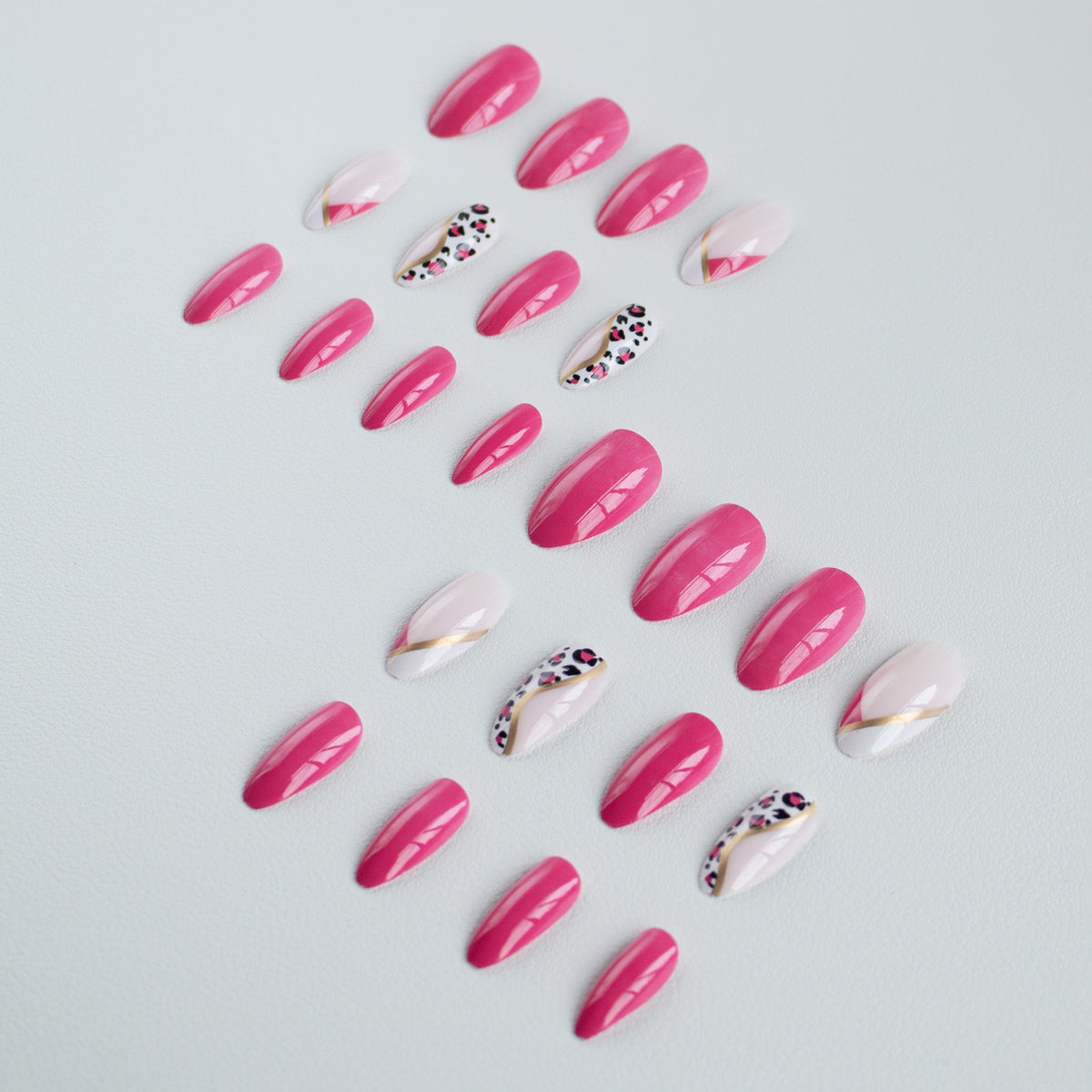 Stylisches French Tip Design Nagelkunst