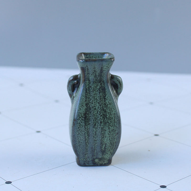 Elegante Keramikvase mit kunstvollem Design Brehn
