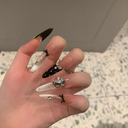 Dekorative Nagelkunst