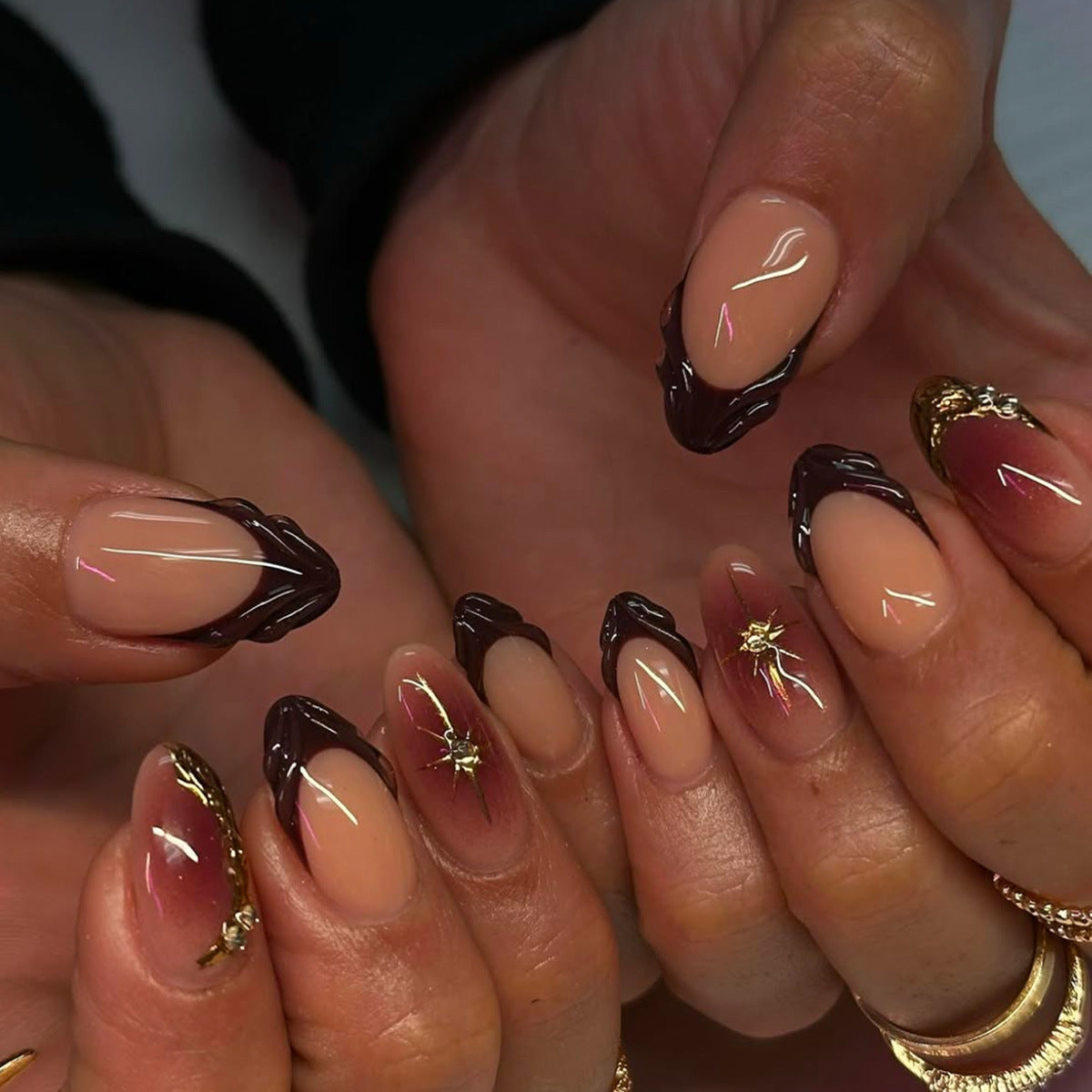 Künstlerische mandelförmige Press-On-Nagelkunst Brehn