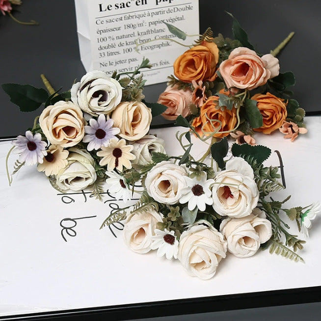 Dekorative Blumenarrangement für Tischdisplay