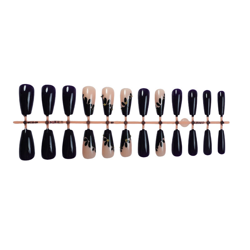 Dekorativer Press-On-Nagelsatz mit eleganten Blätterdesigns Brehn