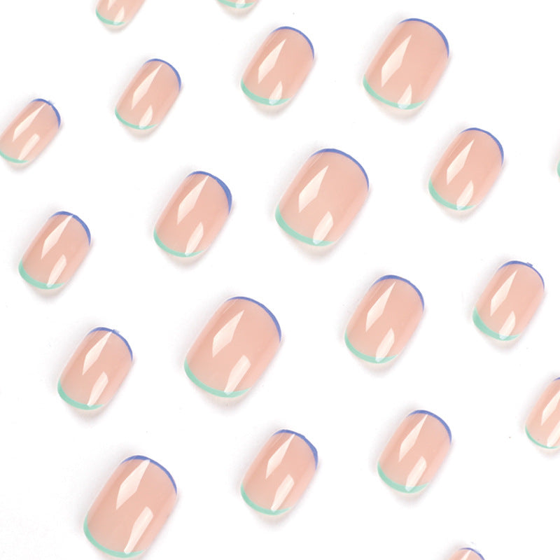 Kunstvolle Nagelkunst mit kreativen French-Tips Brehn