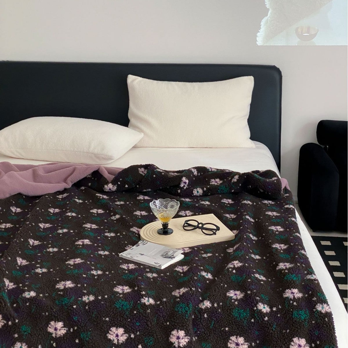 Extraweiche Sherpa-Tagesdecke im Karomuster mit hohem Flor