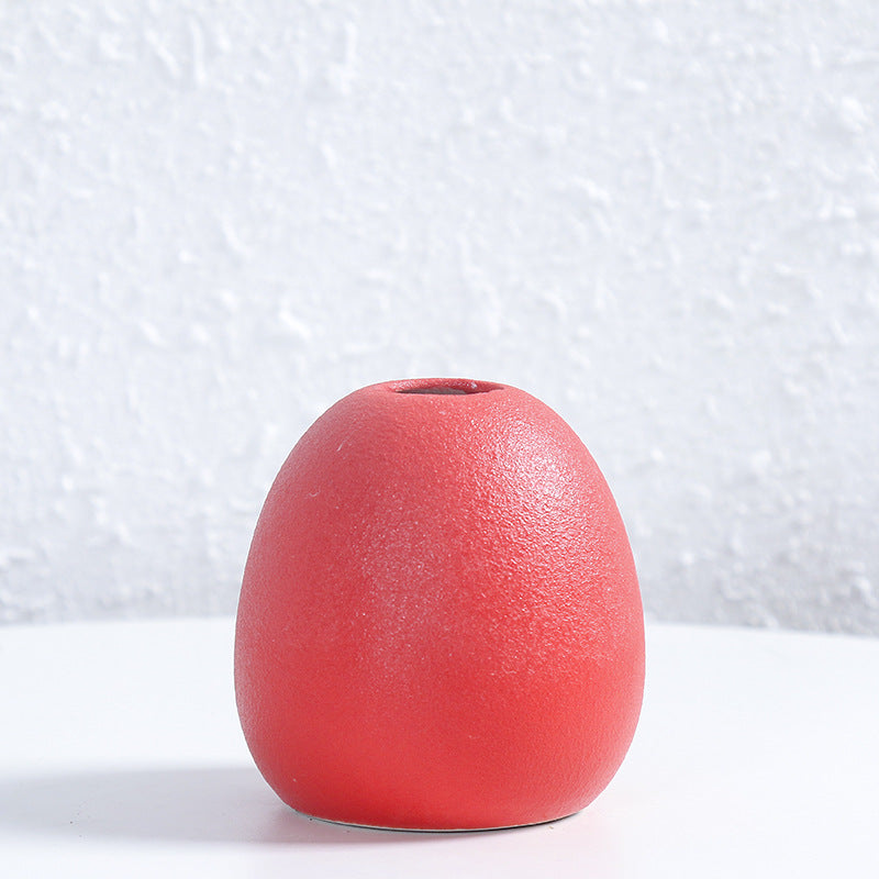 Zeitgenössische eiförmige Keramikblumenvase Brehn