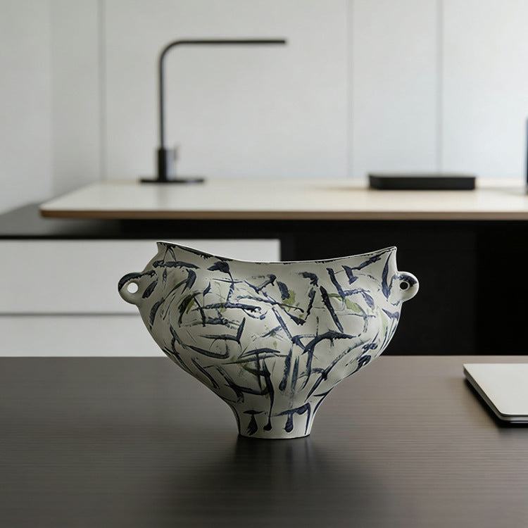 Künstlerische floral inspirierte dekorative Vase