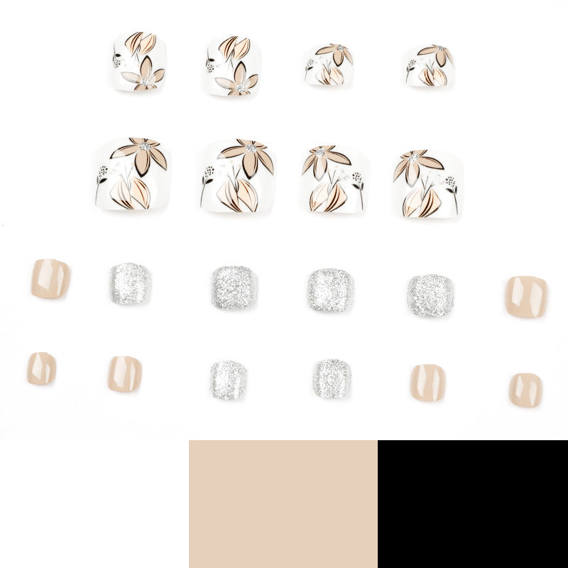 Kunstvolle Nagelkunst mit floralen Designs Brehn