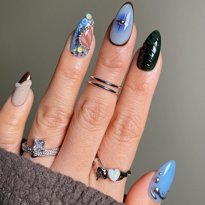 Kreative Künstliche Fingernägel mit Künstlerischen Designs Brehn