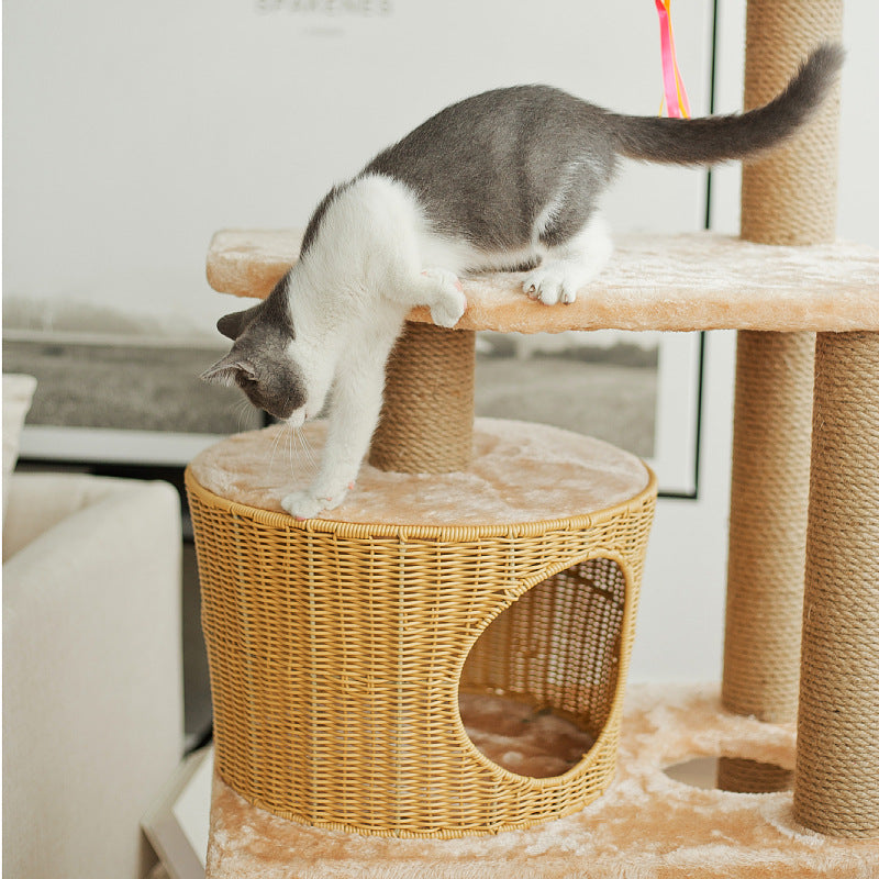 Katzenmöbel-Stamm mit natürlichen Rattan-Elementen Brehn