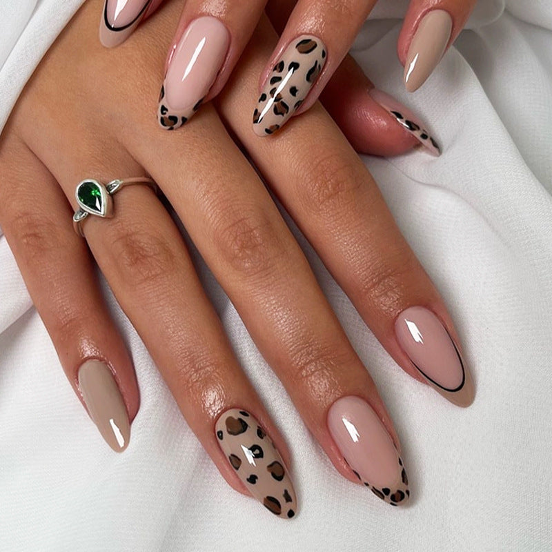 Dekoratives Stiletto Press-On Nagelset Brehn