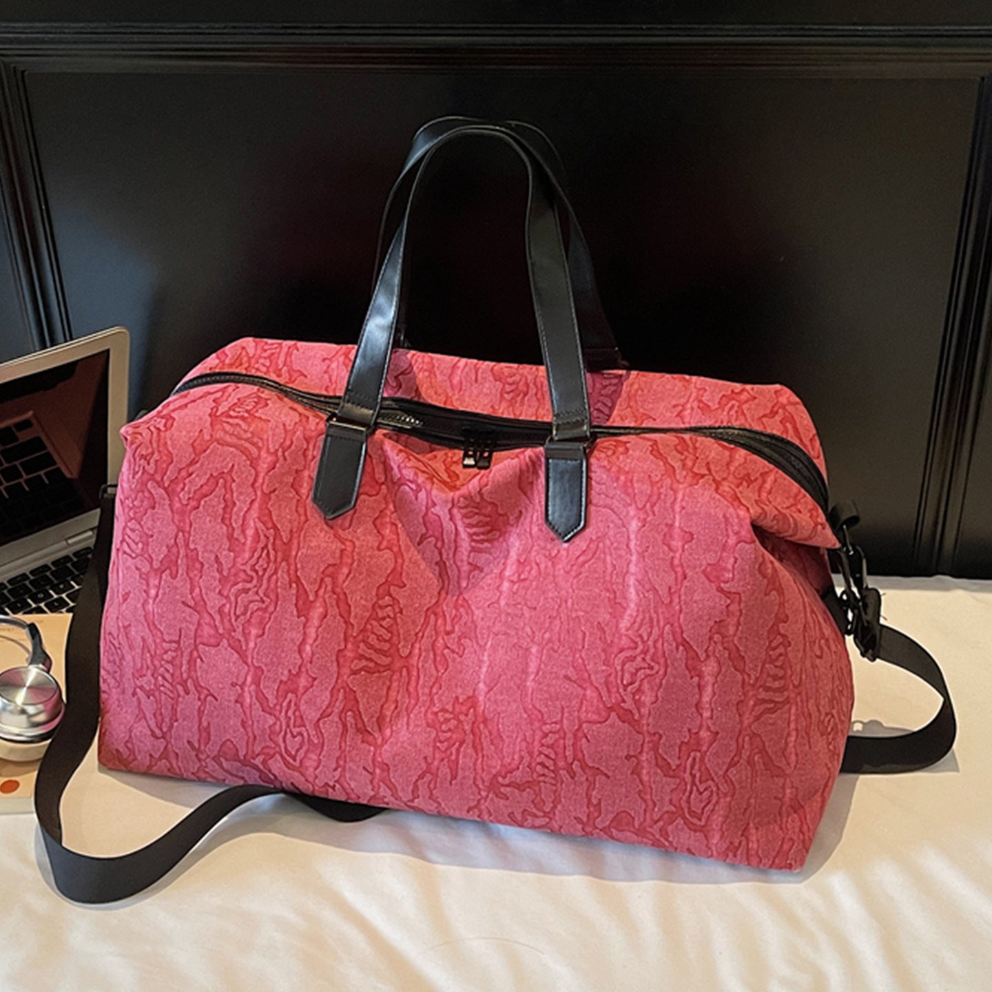 Sportliche Reisetasche mit Innovativem Design Brehn