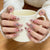 Dekorative Press-On-Nagelkunst mit Herz- und Edelsteindetails Brehn