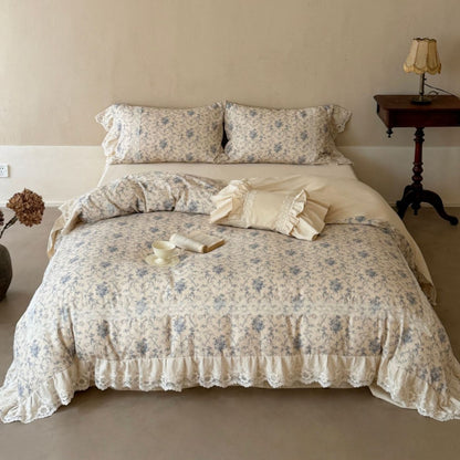 Vintage Cottage Floral Ge quiltete Bettdeckenbezug Ensemble mit Spitzenbesatz Rüsche & Kissenbezügen