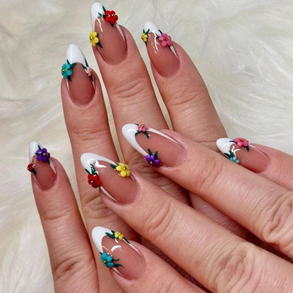 Kunstnägel mit Floralen 3D-Applikationen Brehn