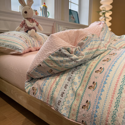 Gesteppte Baumwoll-Bettwäsche mit nordischem Rentier-Patchwork