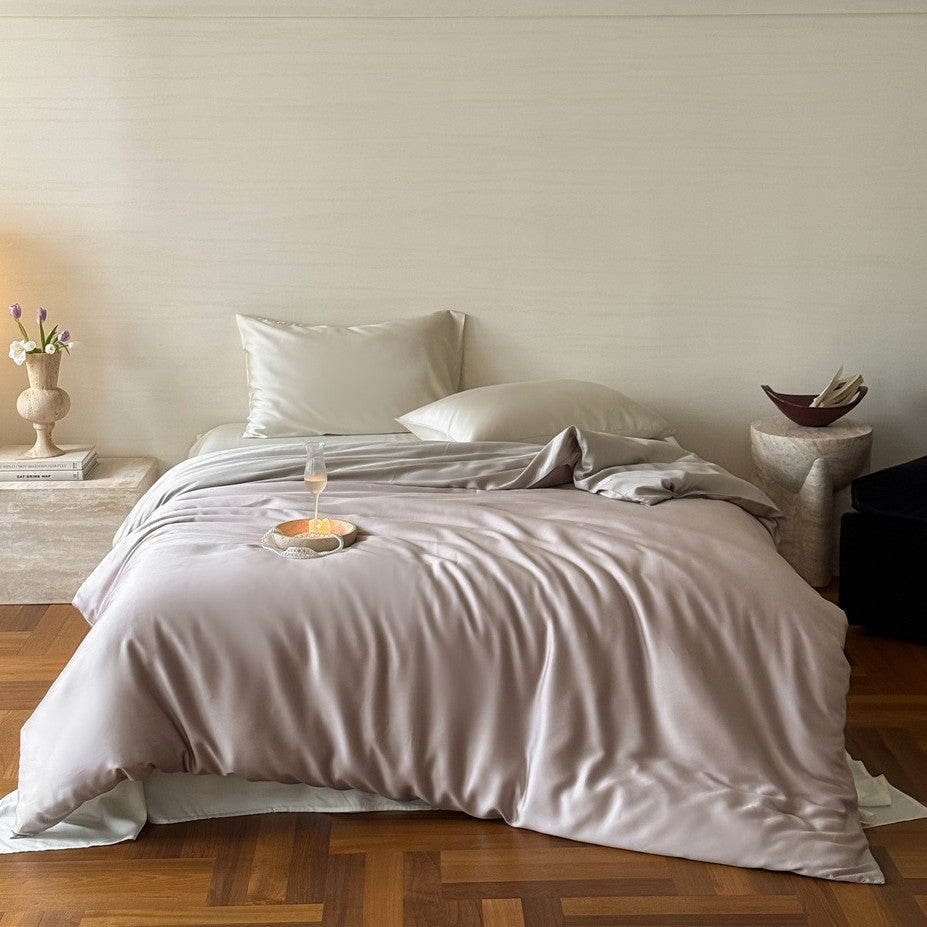 Luxuriöses Satin-Bettwäscheset mit seidig-glatter Oberfläche, Wendefunktion und Hotelverschluss