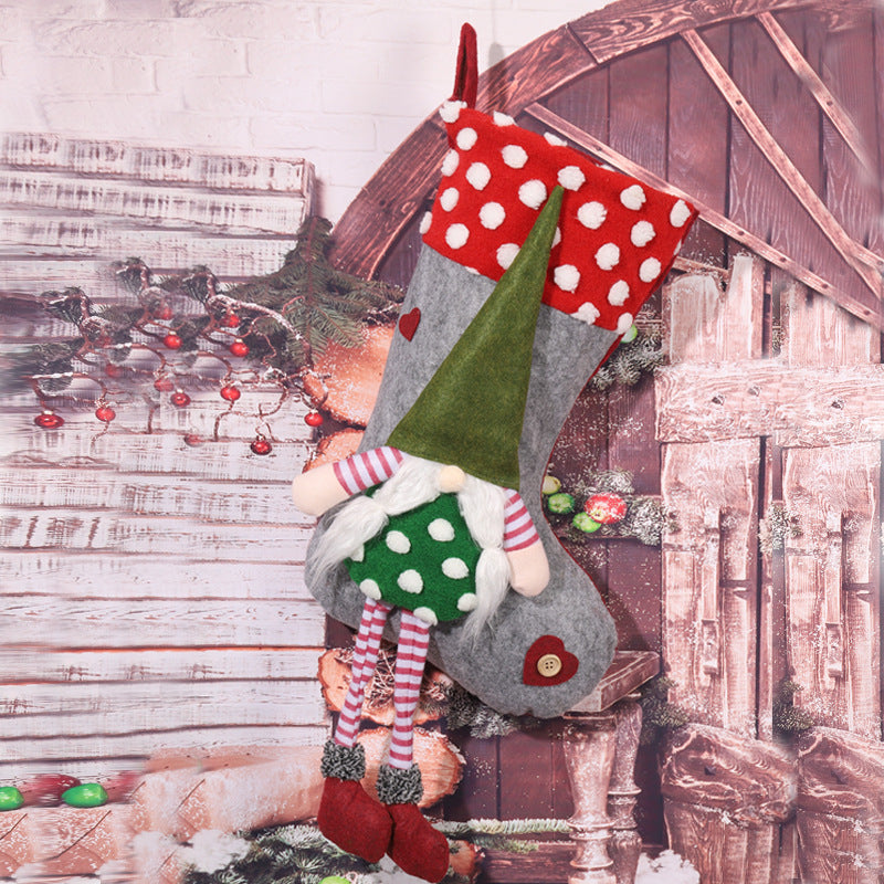 Verspielter Weihnachtsstrumpf mit Gnom-Motiv Brehn