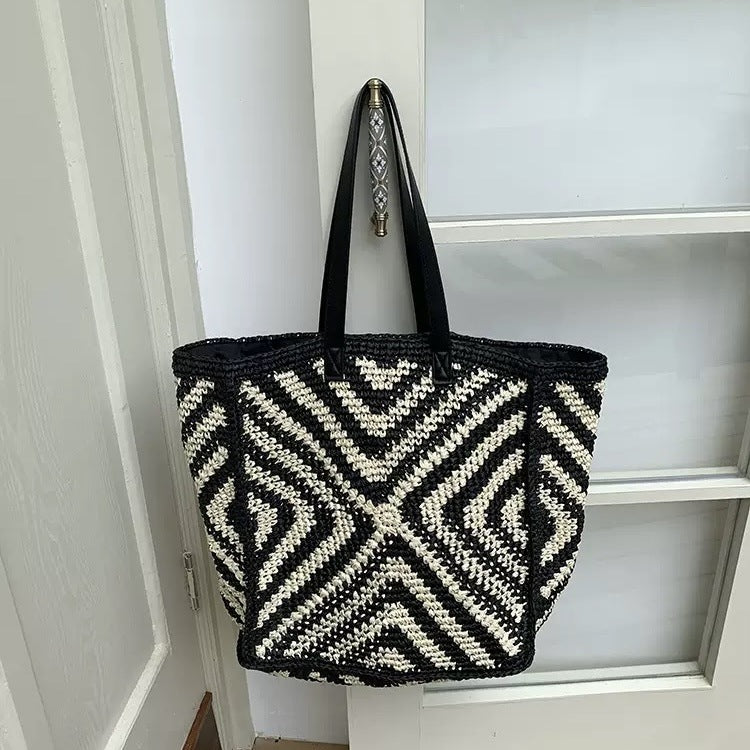 Designer Korbtasche mit Grafischem Muster Brehn