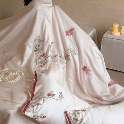 Besticktes Satin-Bettwäsche-Set mit floraler Zierstickerei und seidig-feinem Griff Brehn
