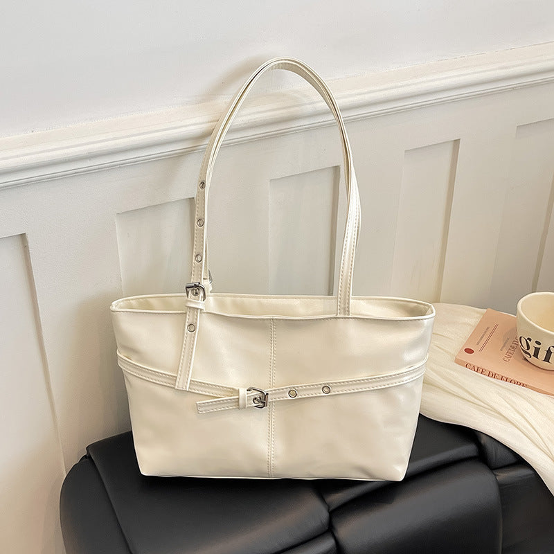 Stylische Handtasche aus Kunstleder