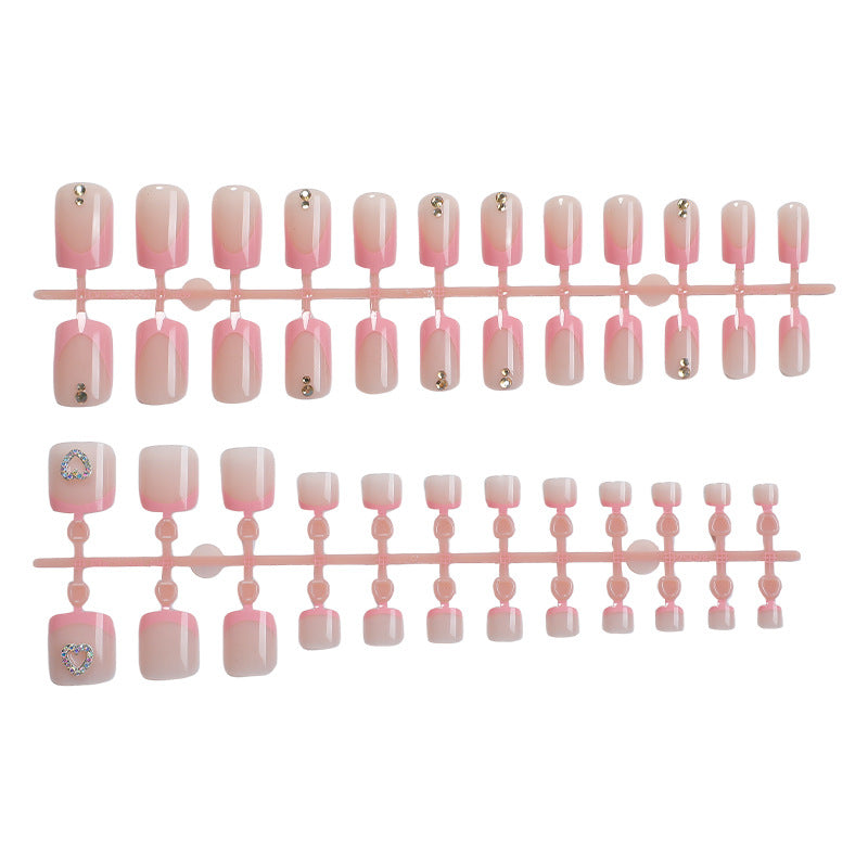 Premium dekoratives Press-On-Nagelset mit einzigartigen Verzierungen Brehn