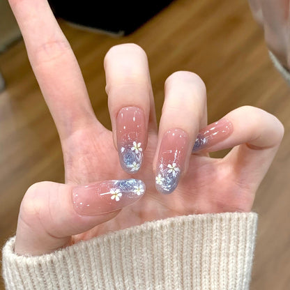 Glamouröse Kunstnägel mit Floralem Design Brehn