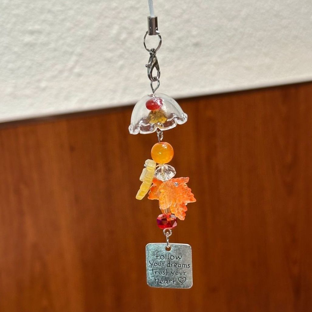 Inspirierender Blumenanhänger Charm Brehn