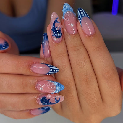 Kunstnagelset mit modernem Design und eleganten Akzenten Brehn