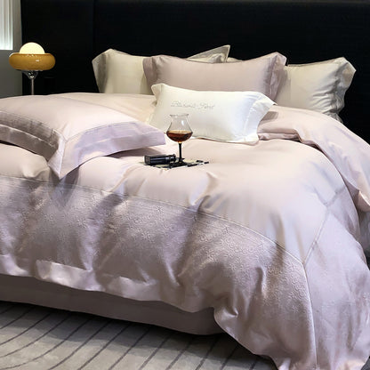 Premium-Baumwollsatin-Bettwäschegarnitur mit strukturierter Matelassé-Bordüre und Hotelverschluss
