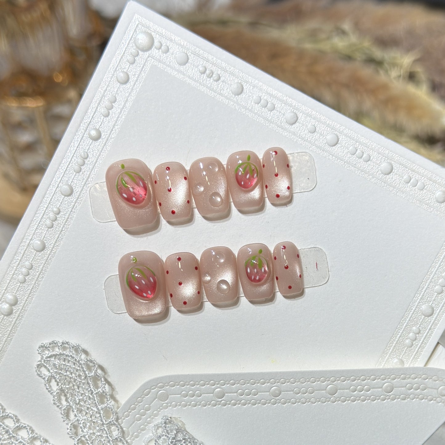 Erdbeer-inspiriertes Press-On Nagelkunst Set Brehn