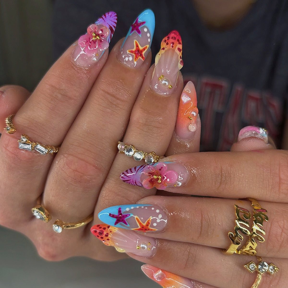 Künstlerisch von Tropen inspirierte Press-On Nagelkunst Brehn
