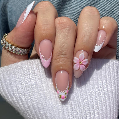 Blumenverzierte Press-On-Nagelset Brehn