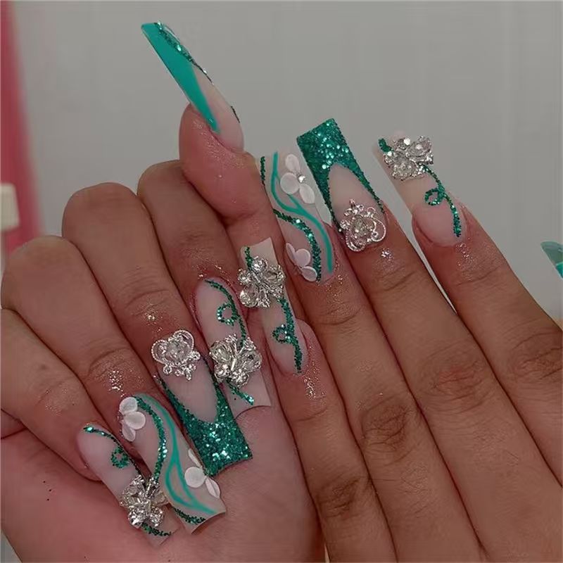 Glamouröse Glitzer-Nagelkunst-Verlängerungen Brehn