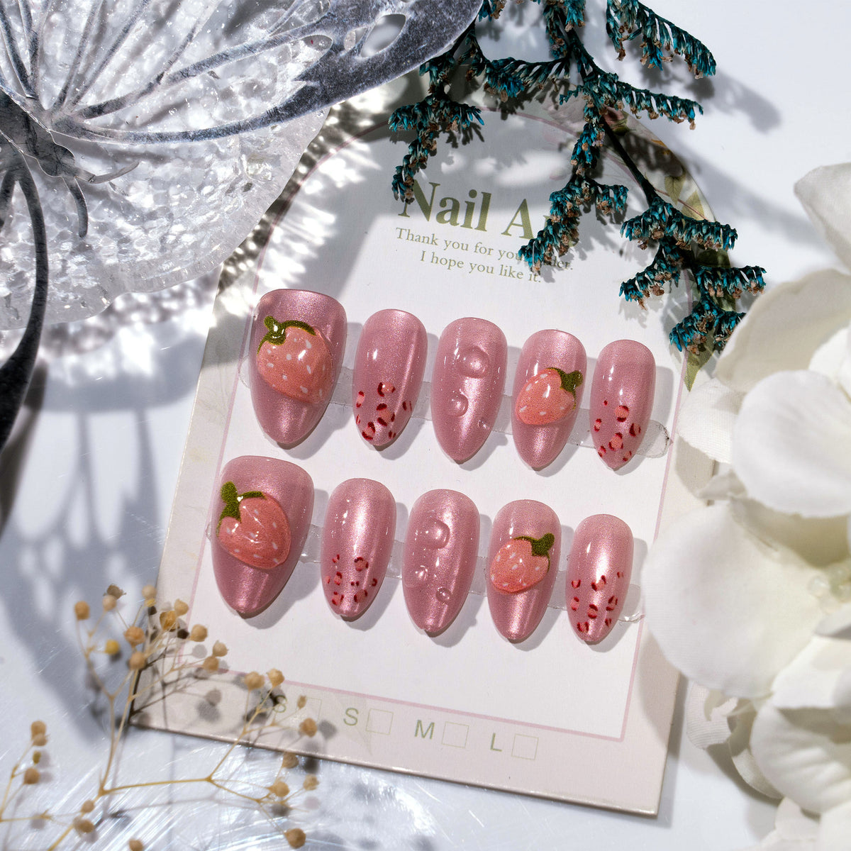 Künstlerische von Erdbeeren inspirierte Press-On Nagelkunst Brehn