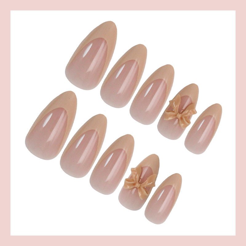 Kunstnagelset mit eleganten Blütenverzierungen und stilvollem Farbverlauf Brehn