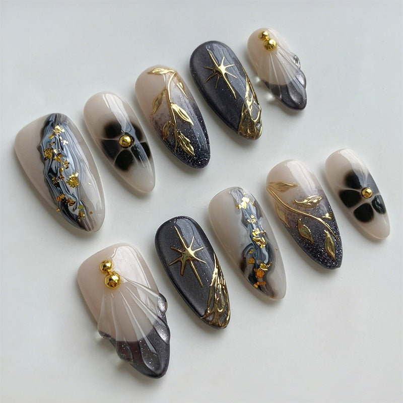 Kunstnagelset mit elegantem floralem Design Brehn