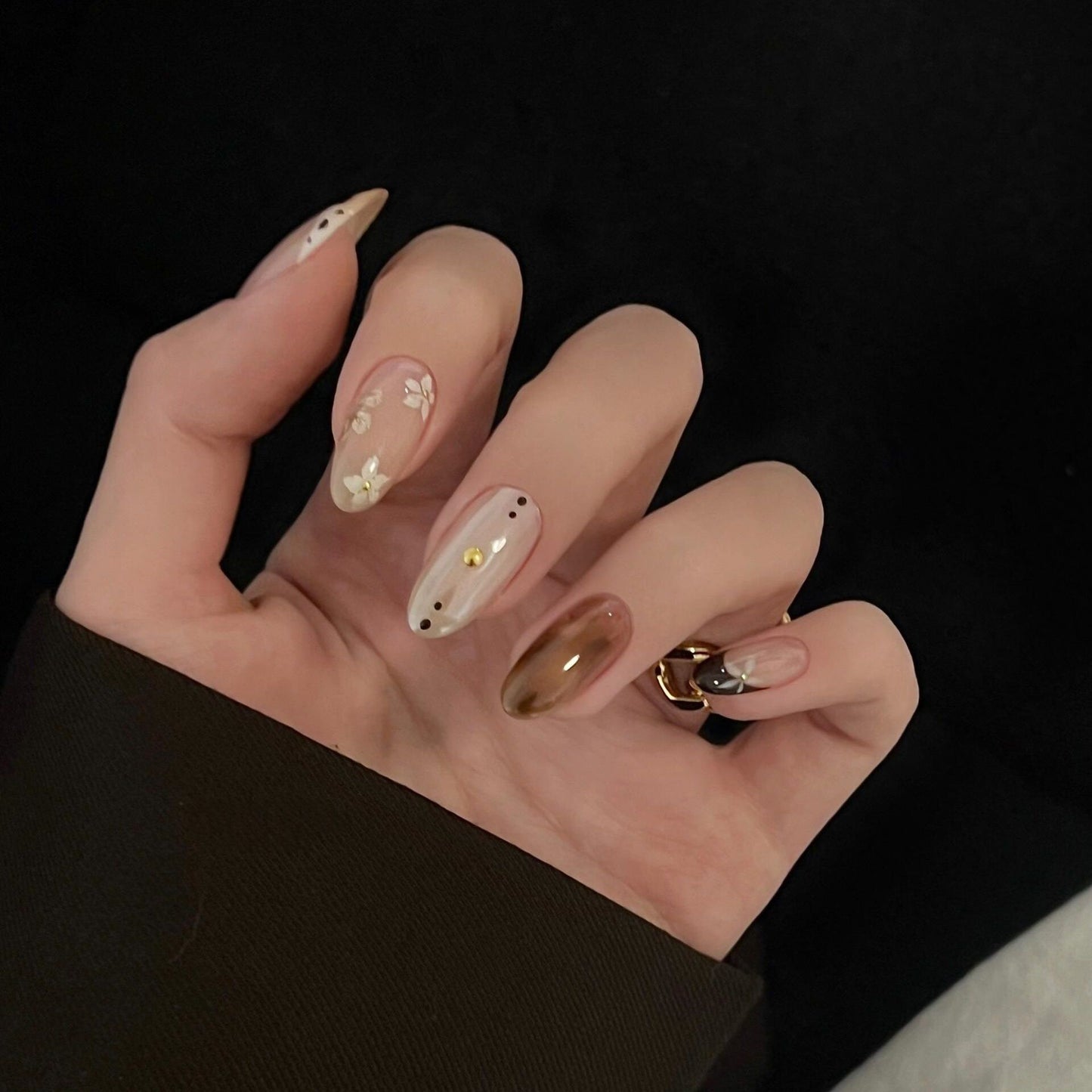 Kunstnägel Im Eleganten Pastell-Look mit Floralen Akzenten Brehn