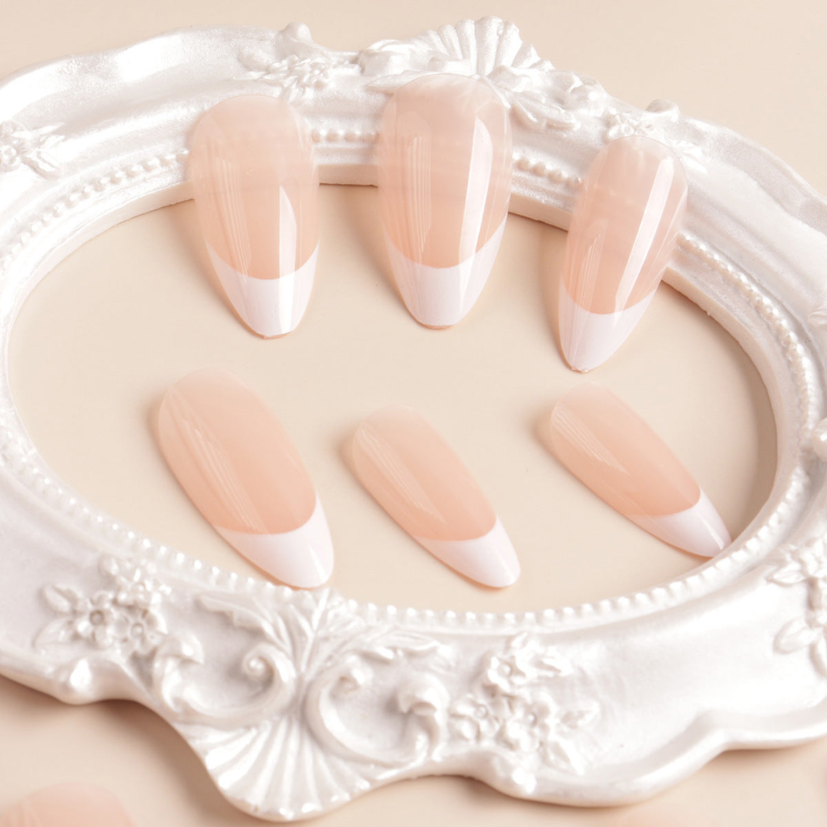 French Tip Nail Art Brehn