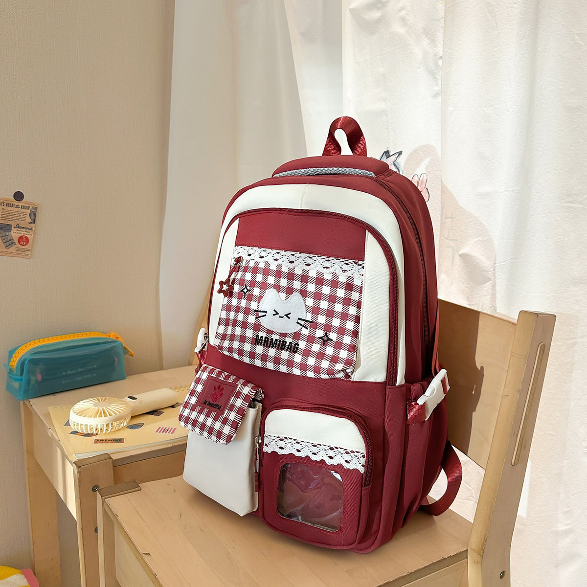 Stylische Multifunktions-Rucksack mit süßen Akzenten Brehn