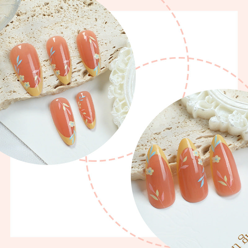 Dekorativer Press-On-Nagelset mit floralem und elegantem Design Brehn