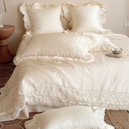 Luxuriöses Satin-Bettwäsche-Set mit Spitzen- und Rüschenverzierung