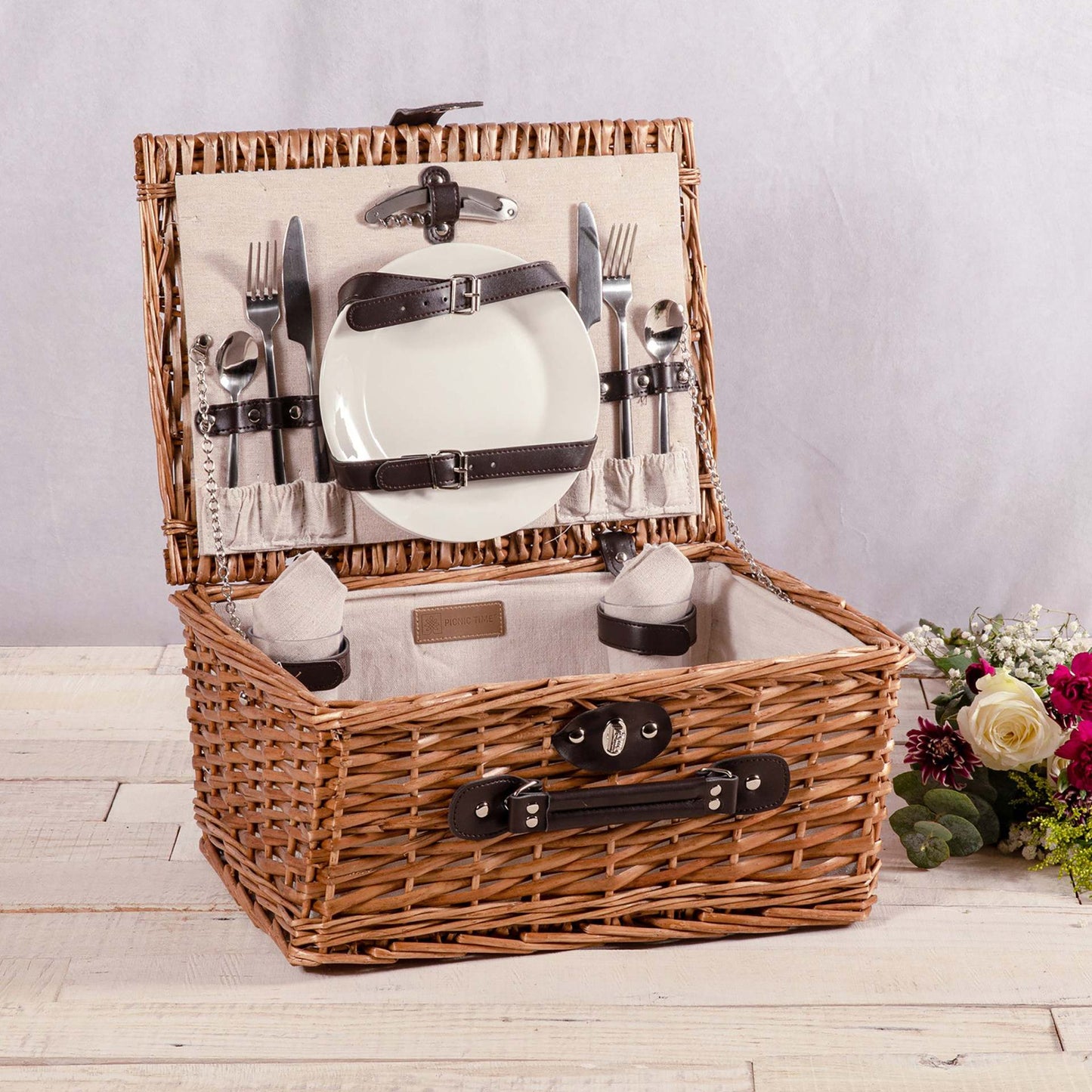 Damen Picknickkorb mit integriertem Geschirrset und stilvollen Details Brehn