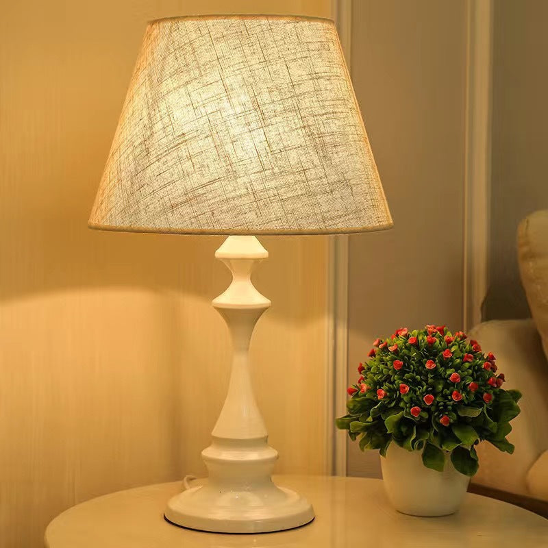 Klassische Leinen Schirm Tischlampe