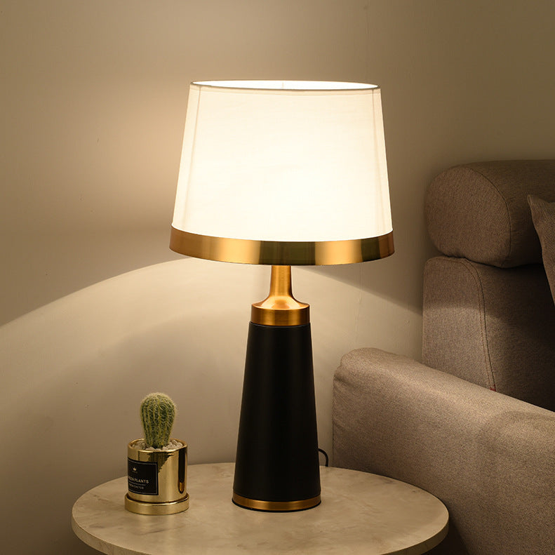 Moderne Gold Akzent Tischlampe