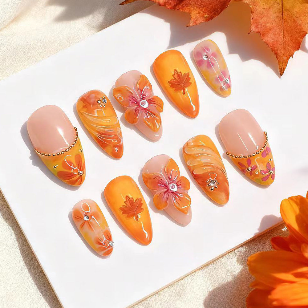 Künstlerisches, blumenmotiviertes Press-On Nail Set Brehn