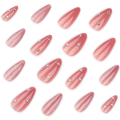 Kunstvolle Nagelverlängerungen mit Glitzer-Design Brehn