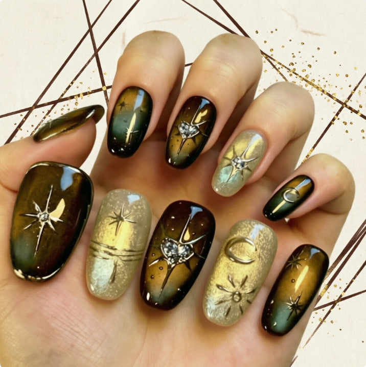 Glamouröse Kunstnägel mit Funkelndem Sternendesign Brehn
