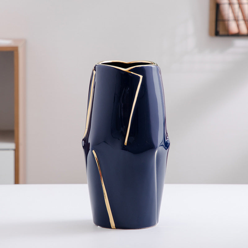 Dekorative Keramikvase mit goldener Akzentuierung Brehn