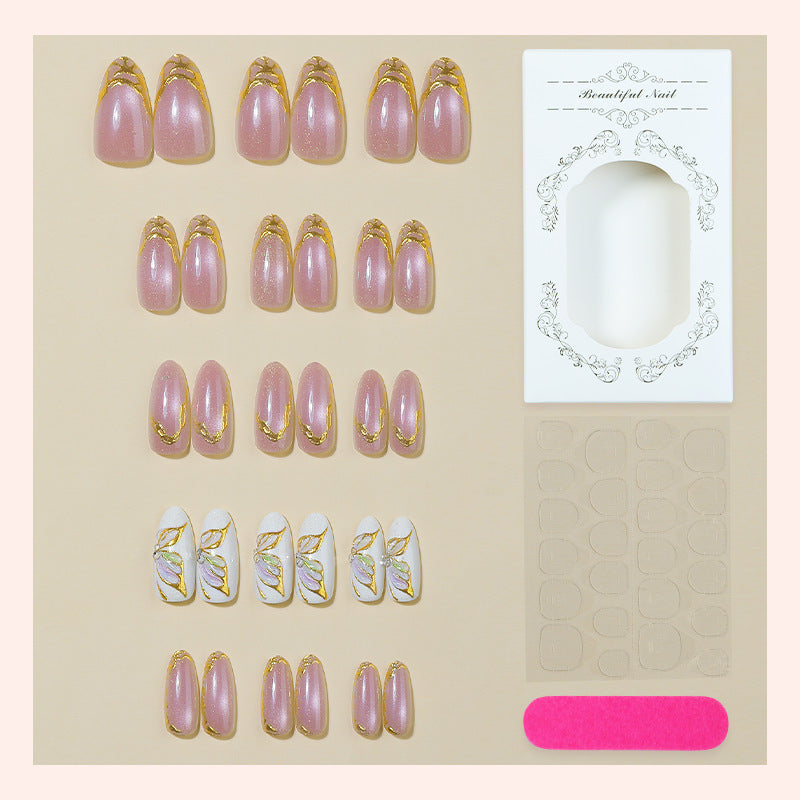Elegantes Press-On Nagelkunst-Set mit goldenen Akzenten Brehn