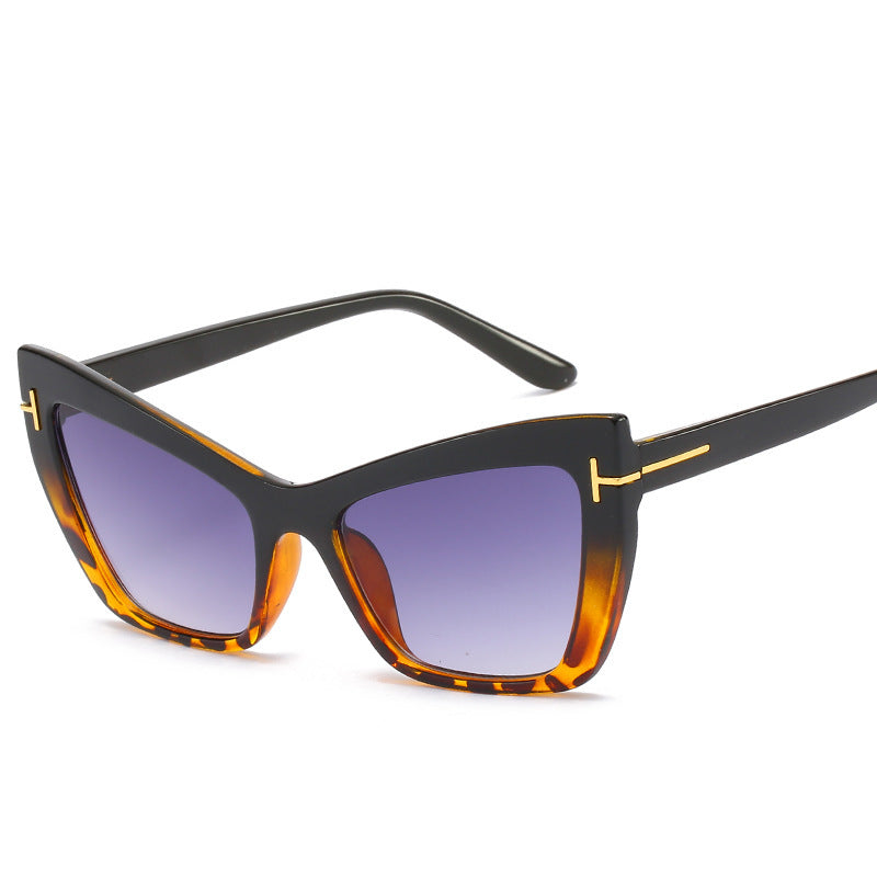 Cat-Eye-Rahmen-Sonnenbrille mit verlaufenden Gläsern Brehn